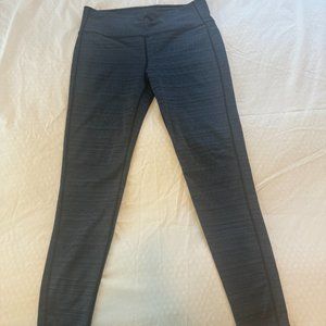 ATHLETA Navy/Black Leggings LARGE - 27 inseam